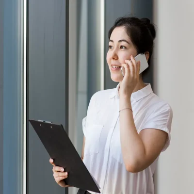 Participante em videochamada para melhorar a assembleia online