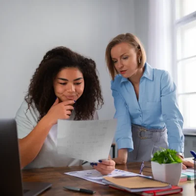 Análise da responsabilidade do síndico e da administradora.