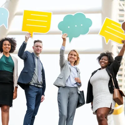 Comunicação com condôminos representada por moradores