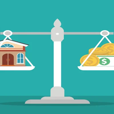 Balança em equilíbrio comparando uma casa e dinheiro, simbolizando o balancete condominial.