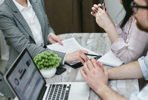 Gerenciamento de contratos em shopping: 4 pontos que você precisa saber na prática