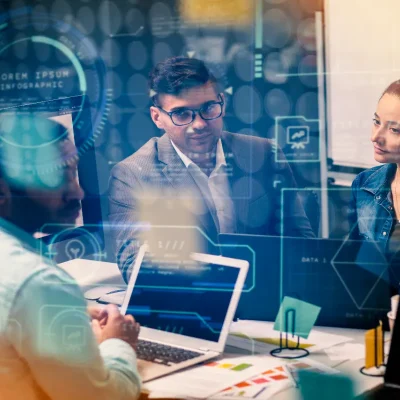 Tecnologia para síndicos e administradores em reunião