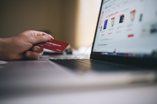 Marketplace: conheça as vantagens e desvantagens