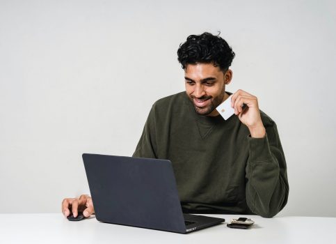 Live shopping: conheça essa tendência 