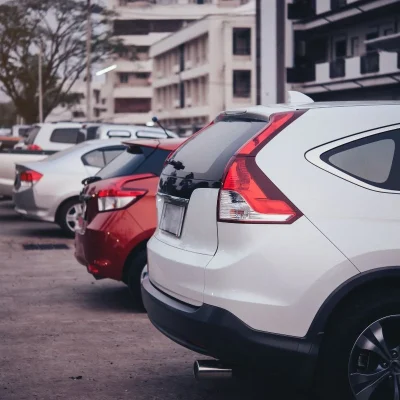 Estacionamento de condomínio com carros, lei sobre vaga de garagem em condomínio