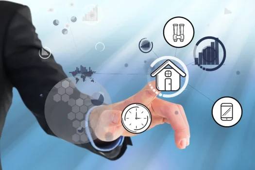 Close-up de uma mão tocando uma tela interativa, onde ícones de gestão (casa, relógio, celular) estão conectados por um diagrama de rede, representando as ferramentas para gestão condominial que automatizam e integram processos como comunicação, finanças e controle de tempo.