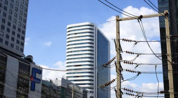 Reforma do setor elétrico em área urbana com rede e prédios