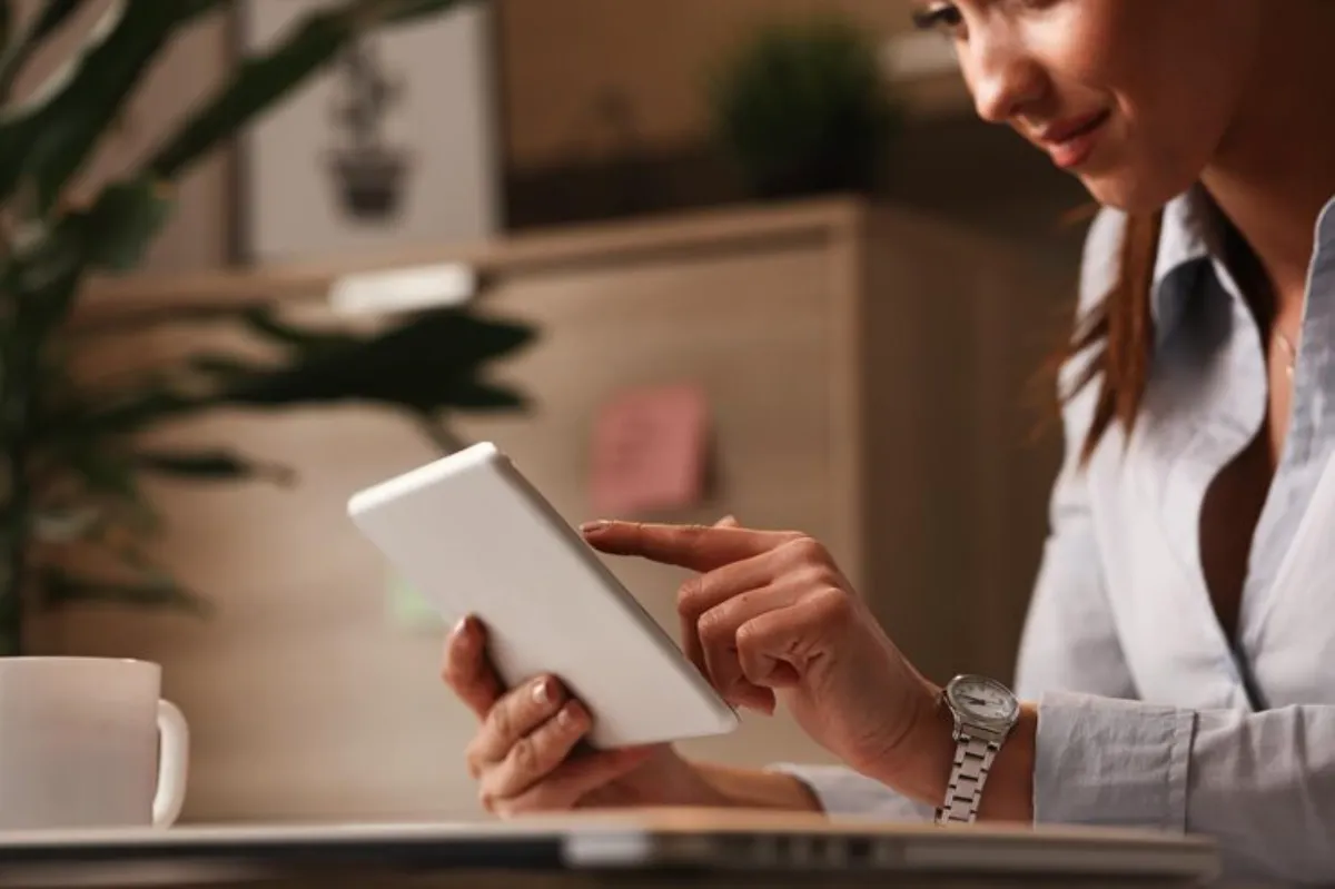 Envio de documentos online em tablet